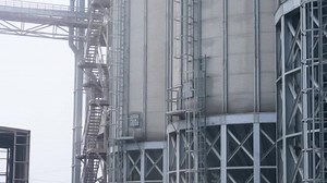 Large Sized Grain Storage Elevator Metal Industrial Silos Agribusiness
