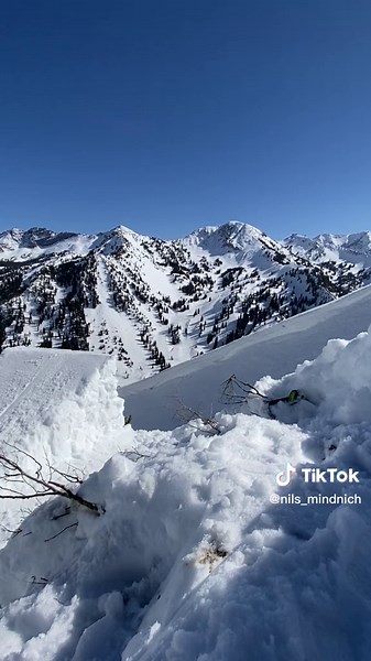 Snowboarding Documentary: Shoot the Moon
