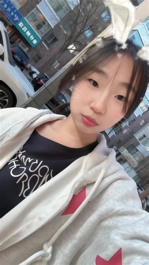还记得她难过时爱发朋友圈