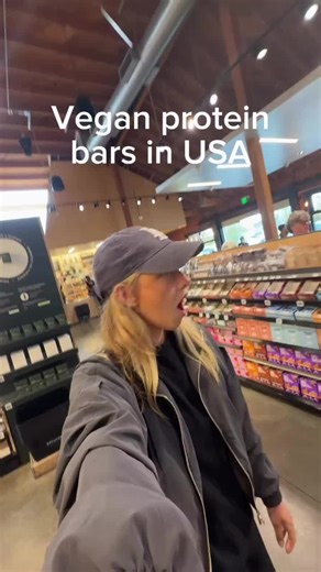 Recent finds in USA. Vegan protein bars 👀💪 . . #vegan #veganusa #veganfood