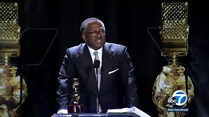 Marc Brown de ABC7 recibe Premio a la Trayectoria