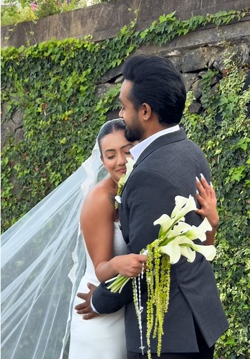 අපි දුටු හීනේ අපේ වීලා🤍 First look before the vows with my now husband🤍 #firstlook #nuwaraeliya #vows #liyamudadananagathe