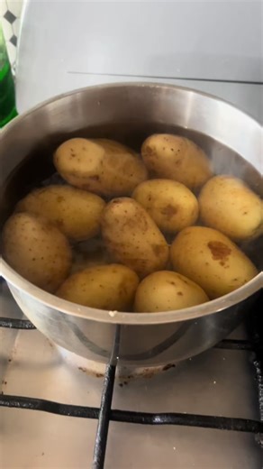 Cocinando carne con papas: receta fácil y deliciosa