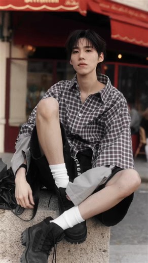 สตรีทลุคพีพี กฤษฏ์ ใน Balenciaga ที่ปารีส