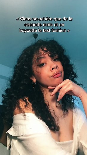 Vidéos de Loola : Location de vêtements (@loola_france) avec Venom - Little Simz