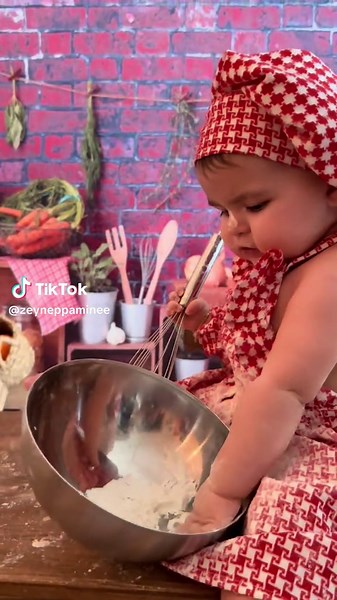 1 Yaş Bebek Fotoğraf Çekimi ve Videoları
