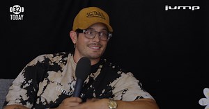 Wir haben Loco Escrito beim Openair Etziken vor seinem Auftritt zum Interview getroffen. Mit 32Today. | jump-tv | Facebook