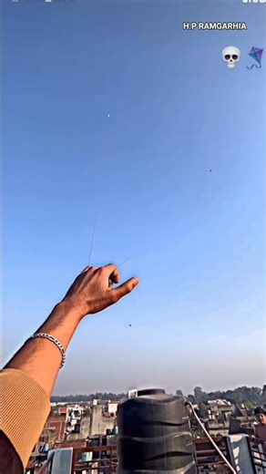 2 kites in one ....💥#viralvideos #shortfeed #trendingshorts #newsong #kiteflying #shorts...❤️