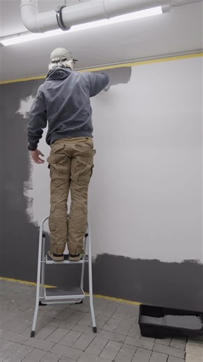 Freeride Flo on Instagram: "Diese Bike Werkstatt wird anders 🤩 👉 Das komplette Video gibt’s jetzt auf YouTube! @specialized_dach @schwalbetires @abus_cycling @garmindach @ixsmtb @reversecomponents @topeak @deuter @mucoff @liquid_life.de #freerideflo #mtb #einfachmachen #workshop #werkstatt diy"