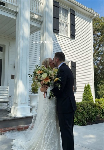 Memorable First Look Moments for Weddings