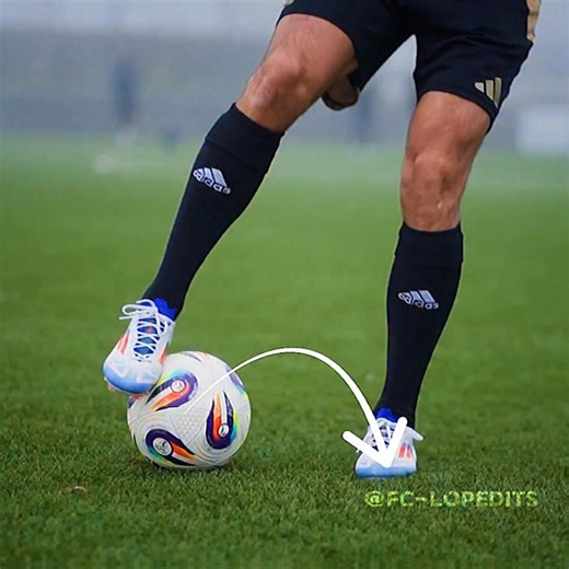 Prime Messi Skills tutorial ☠️🔥 #shortsfeed #football #skillsfootball #skillstutorial #soccertricks