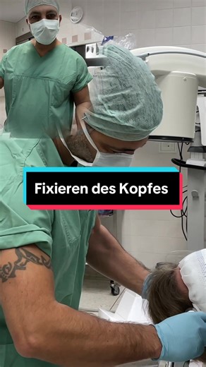 Sicherheit während der HWS-Op: Kopf-Fixierung erklärt