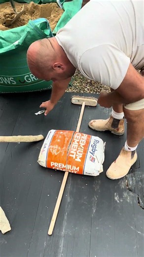 Easiest way to open a bag of cement! 👀