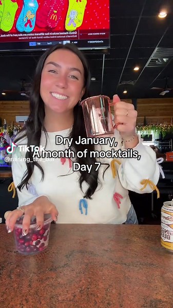 A month of non-alcoholic drinks, the real maple syrup in this one is chefs kiss #dryjanuary #newyearsresolution #mocktailrecipe #sober #mocktail