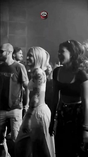 techno girlS dancing In a Rave - spreading good vibes - Techno Festival 🔥 Pt.2