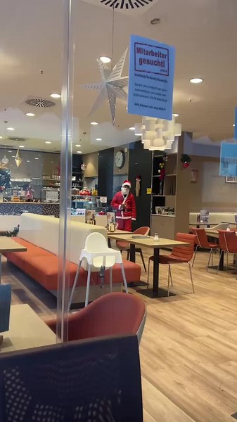 Unsere Art von Weihnachtsmann 😂 #viral #fyp #weihnachtsmann #mitarbeiterdesmonats