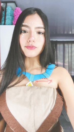 Cómo hacer un disfraz de Pocahontas para niña