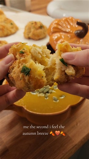 Butternut Squash Soup with Cheddar Biscuits 🍂🤎🍁