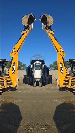 Crazy JCB 3dx SHORTS VIDEO 💯🔥😎 #jcb #jcbvideo #tractor #bulldozer #excavator #automobile #cartoon