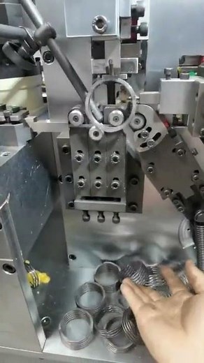 Wave spring making machine