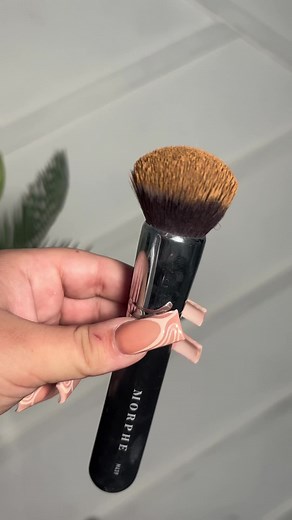 Leave your brushes clean and dry in just 60 seconds🪄 Kills 99.9% of bacteria🦠 No rinse included! We do all of the work for you✨ Vegan & Cruelty free! Remember, CLEAN BRUSHES = CLEAR SKIN💫🫧 #isoclean #isocleanbrushcleaner #makeuptutorial #cleantok #brushcleaning
