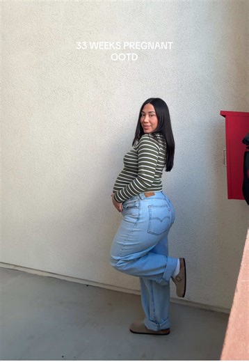 Stylish Maternity Fashion at 33 Weeks Pregnant