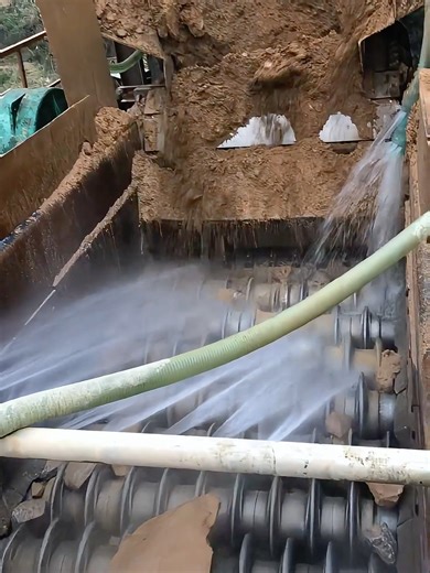 Optimizing Roller Screens with Spray Pipes for Mineral Processing