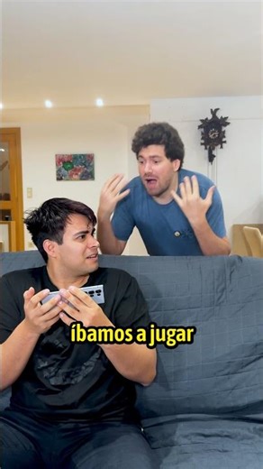 ¿VAGO O GENIO? 😱🫪 No se levanta del sofá... #mikecrack