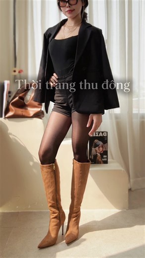 Phối đồ slay cho mùa đông hả? Dễ lắm để 𝐀𝐥𝐞𝐱 & 𝐒𝐚𝐫𝐚 chỉ cho nàng 😍 BOOT3 ĐEN MỜ | KEM | ĐEN BÓNG | KIM TUYẾN BẠC | ĐEN NHUNG CÁT | NÂU NHUNG CÁT CHIỀU CAO: 9CM __________ ▪️ Alex & Sara - Express your style with a beautiful pair of shoes ▪️ Địa chỉ & Hotline CN1: 62 Nguyễn Cửu Vân, phường Gia Định (quận Bình Thạnh cũ), TPHCM - Hotline: 0703 733 188 CN2: 118 Lê Văn Sỹ, phường Phú Nhuận (quận Phú Nhuận cũ), TPHCM - Hotline: 0703 172 168 ▪️ Website: alexsara.vn #alexsara #giayhoahau | Alex