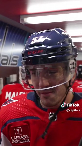 If anyone speaks Simlish please let us know what they’re saying #sims4