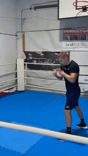 Ne hagyd ki a KILITI BOXING SHOW-t, ahol Fikó Oszkár fogja felpezsdíteni a hangulatot! 🥊🎤 Egy este tele izgalommal és zenével! 📅 Helyszín: Erőss Zsolt Aréna🎟️ Jegyek: Elővételben 50 lei | Helyszínen 70 lei🎫Jegyek kaphatók: ☕ Palermo kávéház |🍸Arkara Sisha bár ┃ 🏋MBFA gym ┃ 💪🏼Bene Regaz gym ┃ 📍Székelyudvarhely - Power gym | 🫖Cseles Cafe LoungeVIP asztal esetén keress minket az alábbi ✉ email címen office@kilitigroup.com vagy a 📞 3670 773 6562-es telefonszámon Oszkár Fikó 𝐊𝐢𝐥𝐢𝐭𝐢 