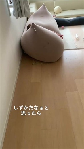 完全に赤ちゃんの虜や…#ママコジー#momcozy#母#ママ#子育て#ルーティン#赤ちゃん#赤ちゃんとの生活#新米ママ#新米ママとつながる#生後 1 ヶ月の赤ちゃん#momcozylife#reoria#dress#bodysuit