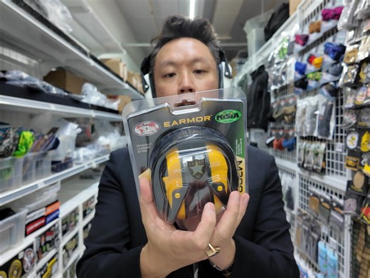 🔊 When you’re out on the range or in the field, hearing protection doesn’t mean giving up situational awareness. The Earmor M300X Electronic Shooting Earmuff offers strong noise reduction while letting you hear everything essential: range commands, approaching footsteps, or team signals. Built tough with a rubber-coated, impact-resistant shell, soft gel ear pads for all-day comfort, and a 3.5 mm AUX interface for radios or walkie-talkies — it’s ideal for shooters, hunters, or tactical operators