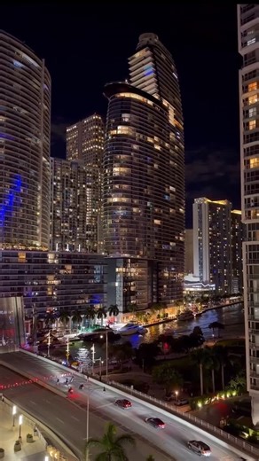 Miami Florida 🌊 Travel | Hotels | Food | Tips on Instagram: "The Miami River never sleeps—its glowing lights are a perfect reflection of the city’s vibrant energy. 🌃✨ @gleymon Take in the breathtaking view of the Miami River as it winds through the city, surrounded by stunning architecture and night lights. Whether you’re cruising or strolling, the nighttime atmosphere offers an unforgettable experience🌙 Tag a night owl🦉 📍Miami River"