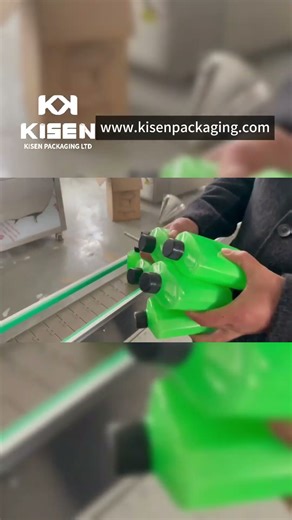 Automatic Screw Capping Machine in Action.#screwfactory #cappingmachine #machinefactory