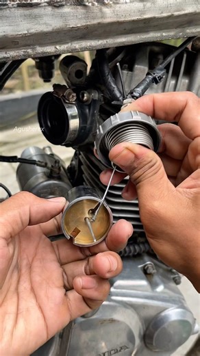 easy way to install a carburetor piston for beginners ⚙️ #shorts