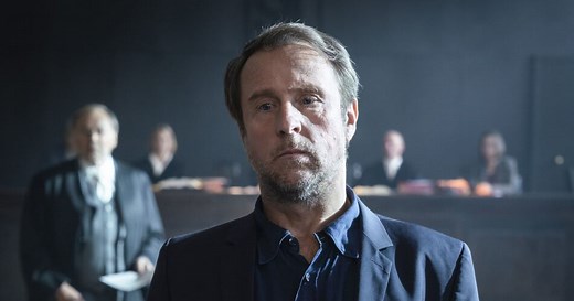 Ferdinand von Schirach: Feinde – Gegen die Zeit - Filmkritik - Film - TV SPIELFILM