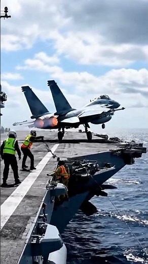 MiG-29 Fulcrum Close Call at Aircraft Carrier 🚁💥