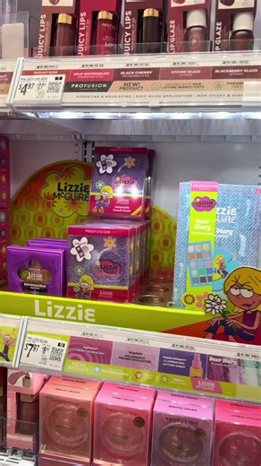 Lizzie McGuire Returns: Shopping Adventures at Walmart