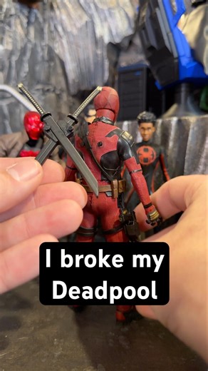 I broke my Mezco Deadpool!