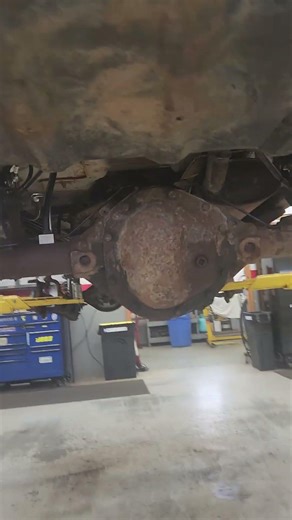 lift installation, love working on Jeeps!!