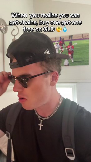 Get the barbed wire chain and cross chain, we’ll be twinning 🤞🏼💧 @The GLD Shop #fyp #drip #chains #athlete #rizz #sports