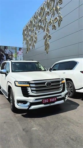 දෙන්නා Shopping කරන්න ගිහින් වගේ 😀👀❤️ #automobile #landcruiser300 #lexus #lx600 #srilanka