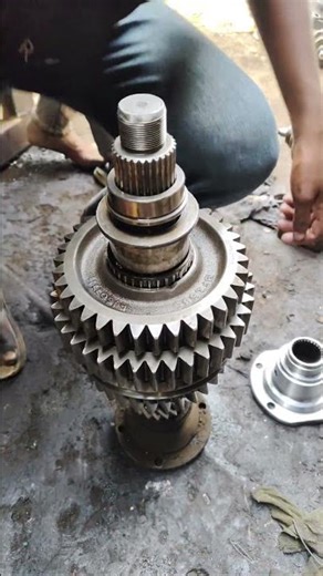 Ashok Leyland ZF BS4 Mainshaft Setting ......#machinist #mr_mrc_47 #viral #followers #fypppppp
