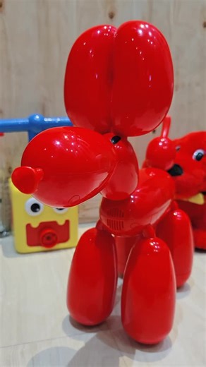 Toyshopper | Original Edition ✨ Interactive Squeakee the Balloon Dog by Moose Toys Australia – 2020 🐶🦴🎈 “Interactive robot pet that reacts to sound and... | Instagram