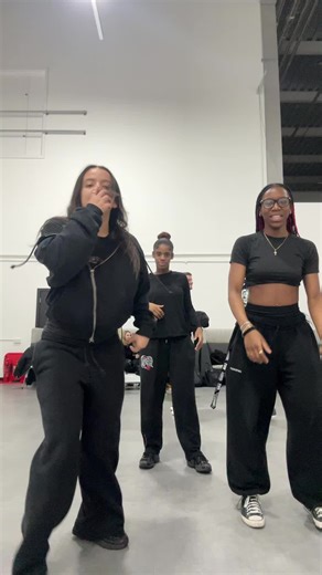 throw that mfa😛😛 #fyp #viral #dancetrend #dancetok #cooked