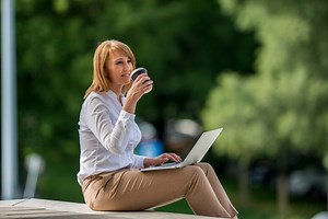 How to host hybrid meetings