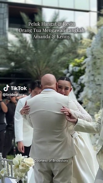 Pernikahan Amanda Manopo dan Kenny Austin yang Sakral