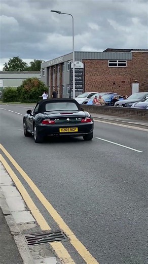 BMW Z3 acceleration! #coolcar #acceleration #automobile #bmw #z3 #carmeet #bmwz3 #sportscar