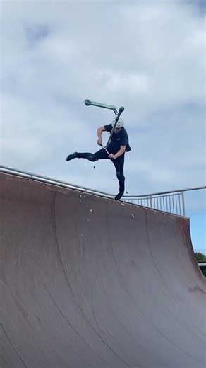 This Halfpipe 😍🔥 #scooter #scootertricks #scootering